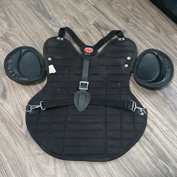 Schutt Sports Chest Protector Intermed Catchers Equipment - Picture 2 of 7